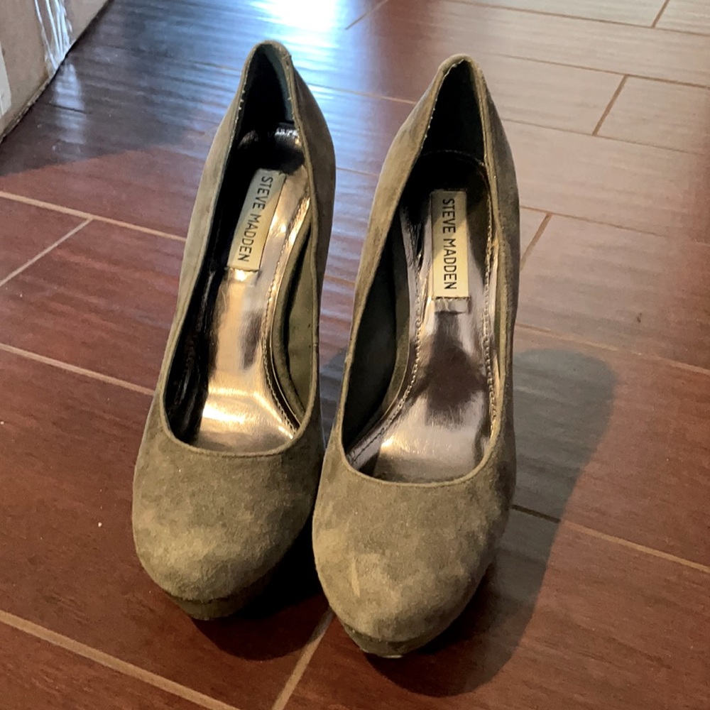 Steve Madden Caryssa Grey Suede Pumps